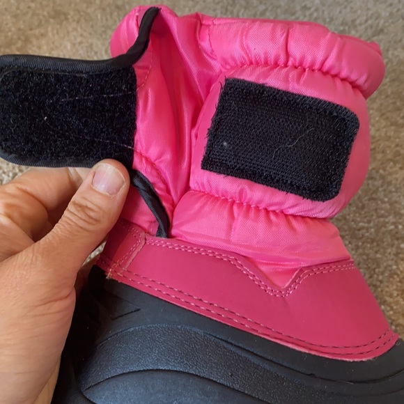 Pink Snow Trekker Boots ❄️ - Picture 8 of 9